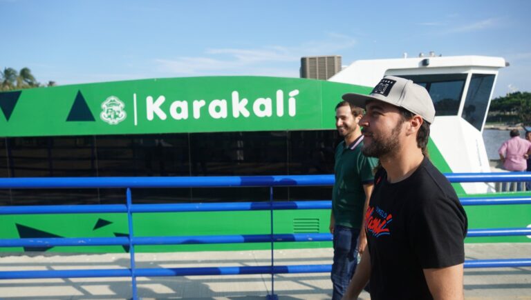 El alcalde Jaime Pumarejo anuncia operación comercial del RioBús Karakalí